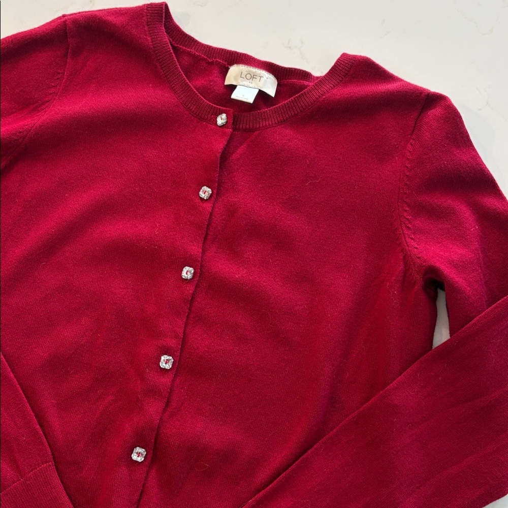 Loft - 100% Cotton🧑‍🎄Red Cardigan- with beautiful crystal buttons size Woman’s S